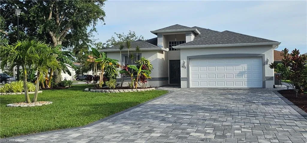 520 Crossfield Cir, Naples, Florida 34104