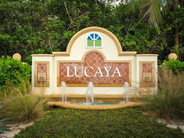 Entry monument for Lucaya