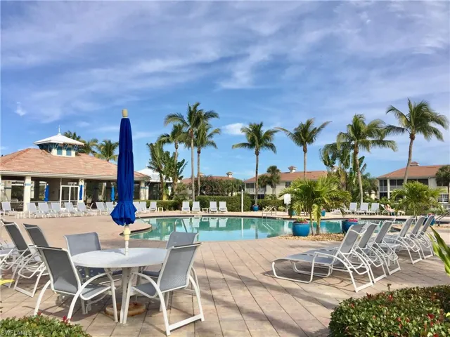 3017  Driftwood  WAY, Naples, FL 34109