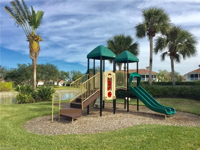 3017  Driftwood  WAY, Naples, FL 34109