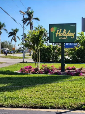 Community / neighborhood sign on San Carlos