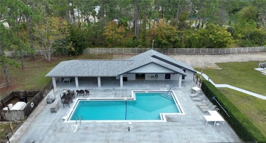Community pool