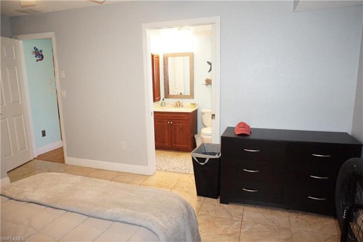 Bedroom 2 Jack n Jill to guest bath