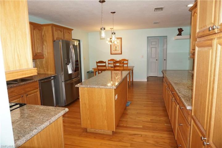 Island has storage cabinets too