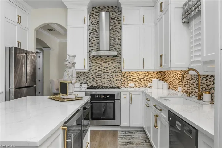 New range hood and stainless Bosch appliances