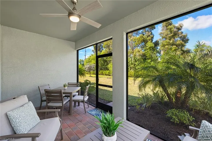Sunroom with ceiling fan