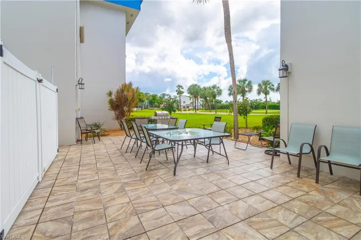 1828 Pine Valley Dr 216, Fort Myers, Florida 33907