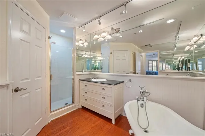 410  Bayfront  PL, Naples, FL 34102