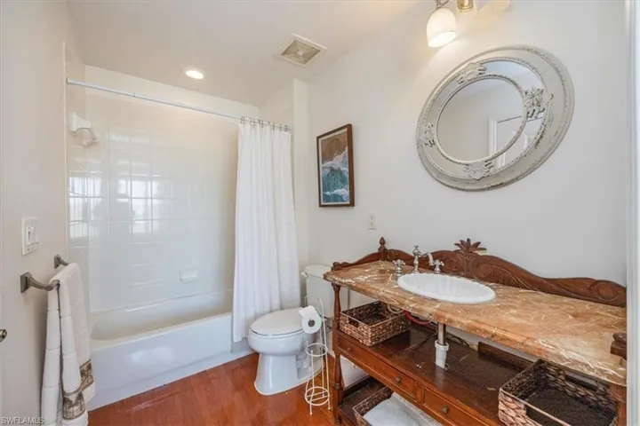 410  Bayfront  PL, Naples, FL 34102
