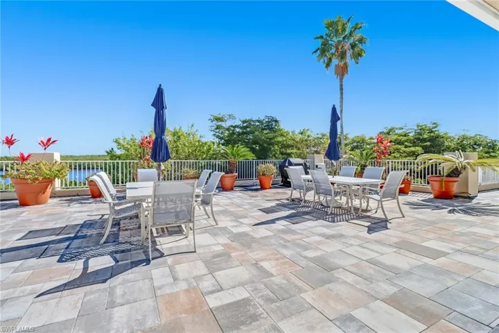 410  Bayfront  PL, Naples, FL 34102