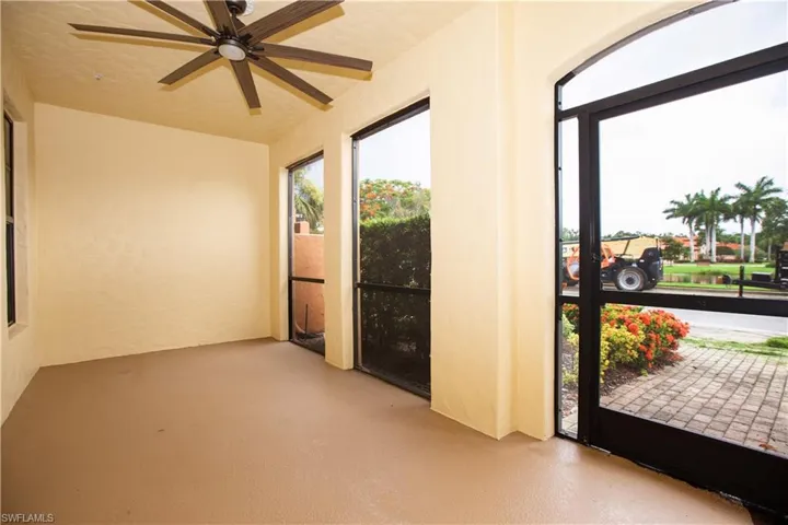 Screened lanai with ceiling fan