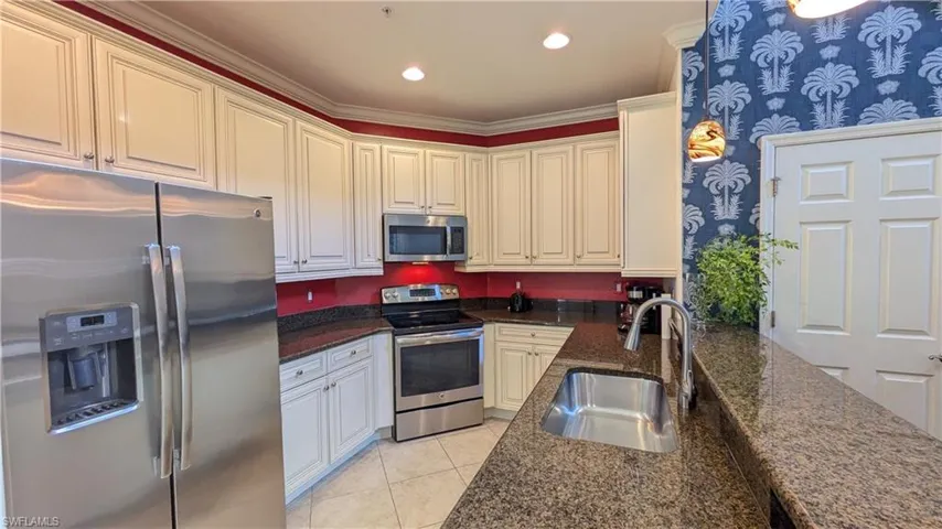 9055  Capistrano N ST, Naples, FL 34113