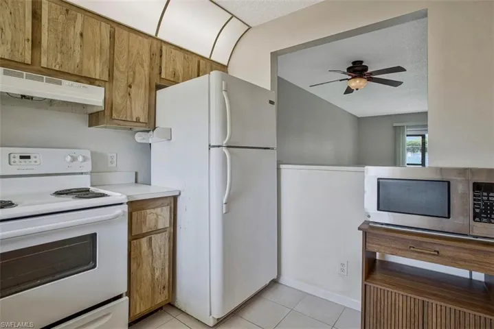 TILE FLOORS IN KITCHEN