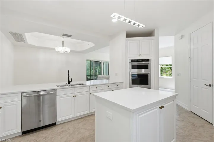 2886 Castillo Ct 101, Naples, Florida 34109