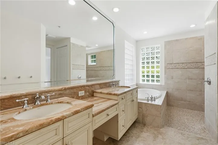 2886 Castillo Ct 101, Naples, Florida 34109