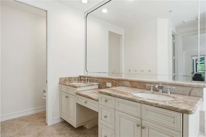 2886 Castillo Ct 101, Naples, Florida 34109