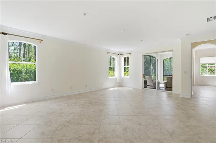 2886 Castillo Ct 101, Naples, Florida 34109