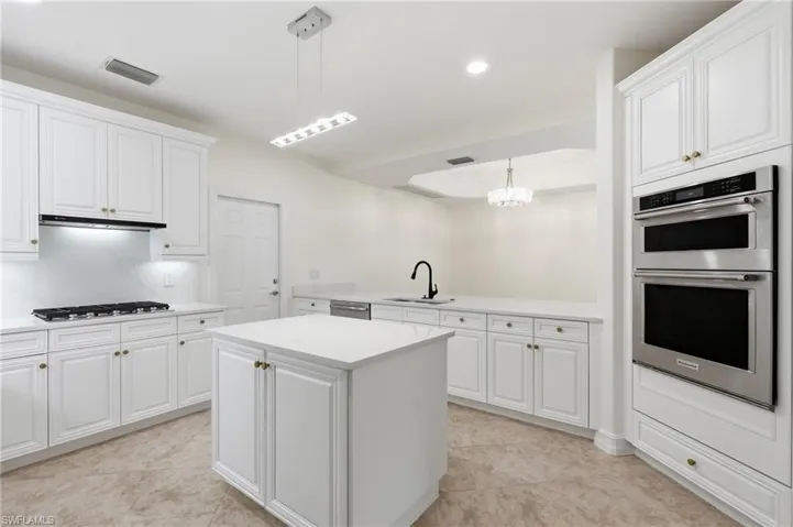 2886 Castillo Ct 101, Naples, Florida 34109