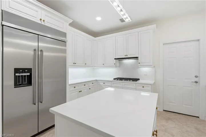 2886 Castillo Ct 101, Naples, Florida 34109