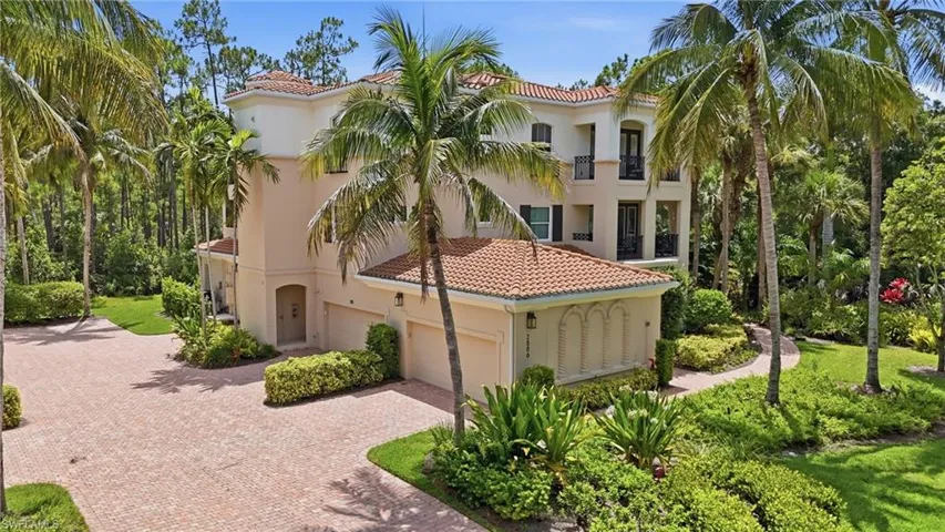 2886 Castillo Ct 101, Naples, Florida 34109
