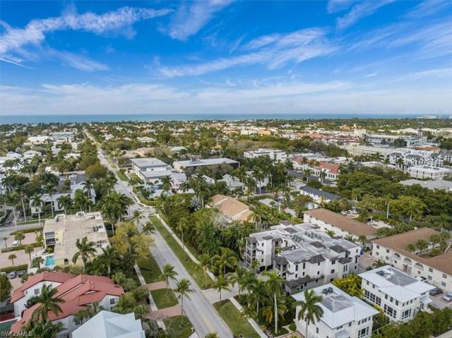 985  8th S AVE, Naples, FL 34102