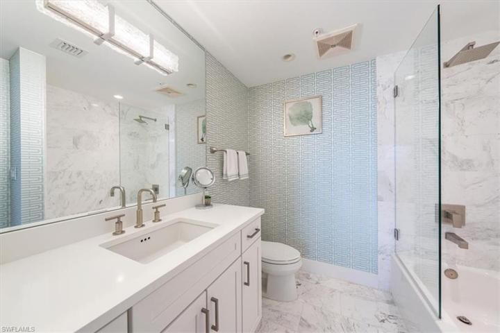 985  8th S AVE, Naples, FL 34102