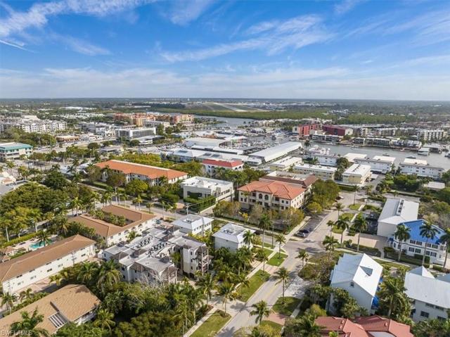 985  8th S AVE, Naples, FL 34102