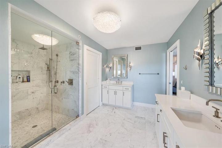 985  8th S AVE, Naples, FL 34102