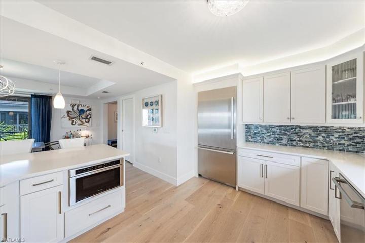 985  8th S AVE, Naples, FL 34102