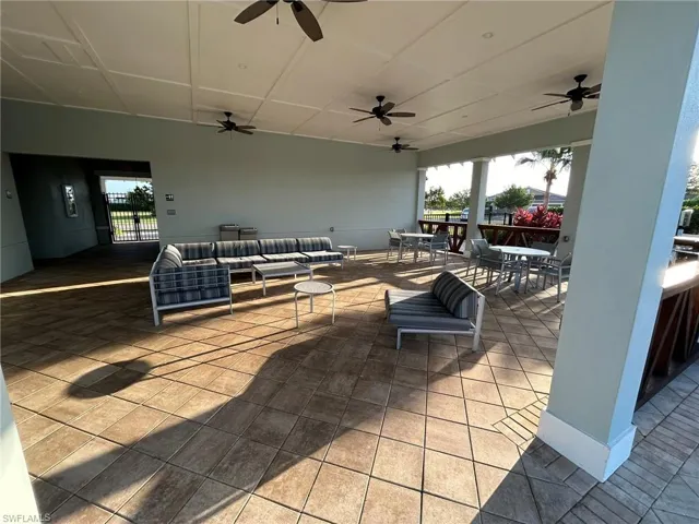 10354  Bonavie Cove  DR, Fort Myers, FL 33966
