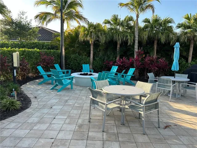 Lounge area with fire pit