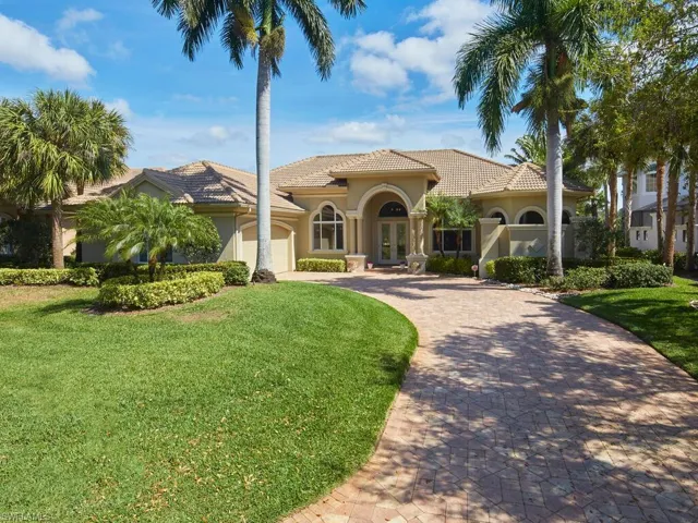 Custom 3 ensuite bedrooms and den with one-of-a-kind view