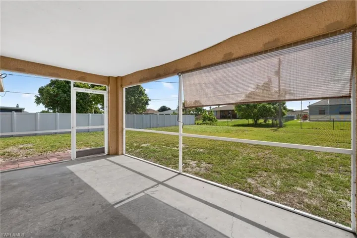 903 Se 5th Ave, Cape Coral, Florida 33990