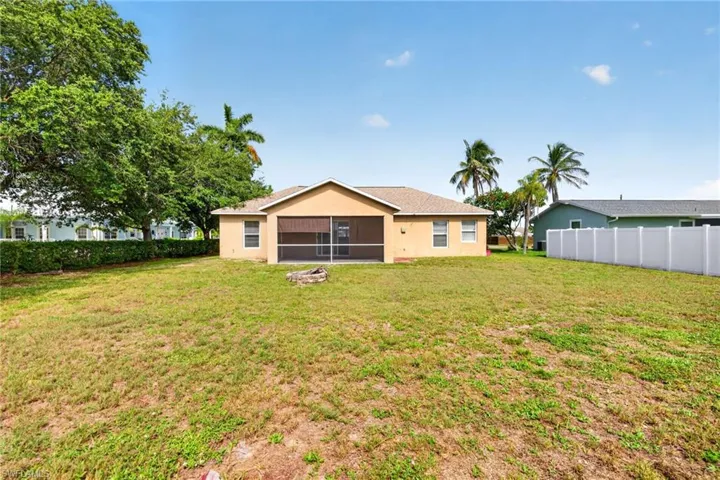 903 Se 5th Ave, Cape Coral, Florida 33990