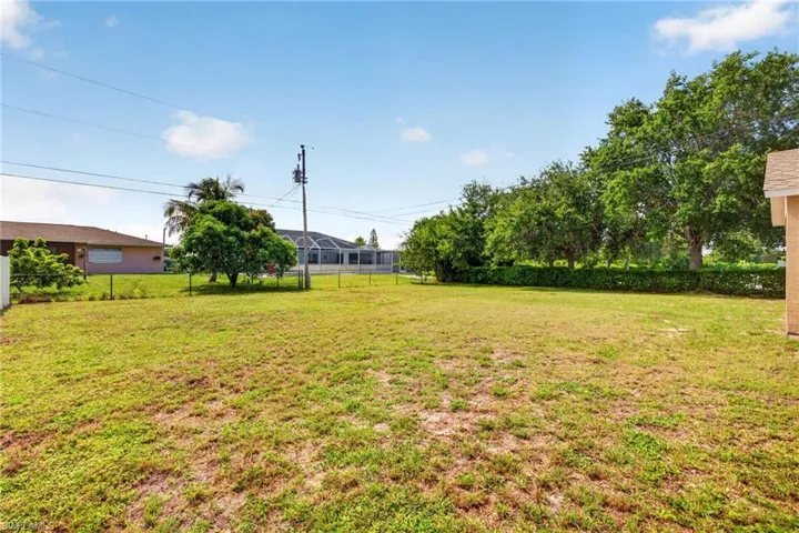 903 Se 5th Ave, Cape Coral, Florida 33990