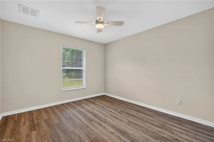 903 Se 5th Ave, Cape Coral, Florida 33990