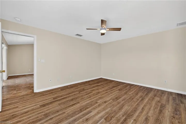 903 Se 5th Ave, Cape Coral, Florida 33990
