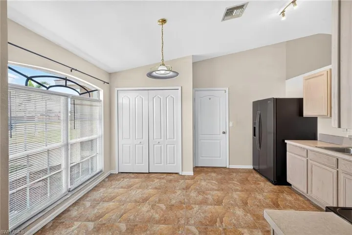 903 Se 5th Ave, Cape Coral, Florida 33990