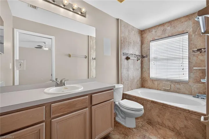 903 Se 5th Ave, Cape Coral, Florida 33990