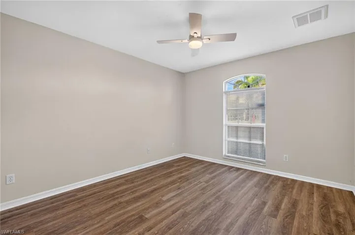 903 Se 5th Ave, Cape Coral, Florida 33990