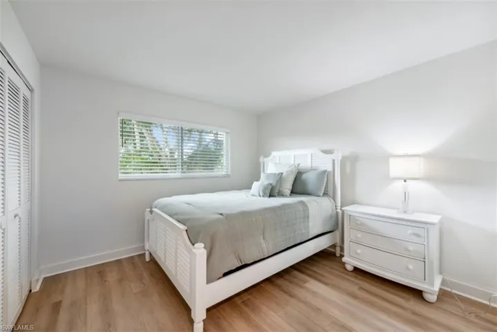 37 High Point Cir E 208, Naples, Florida 34103