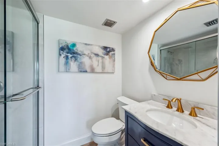 37 High Point Cir E 208, Naples, Florida 34103