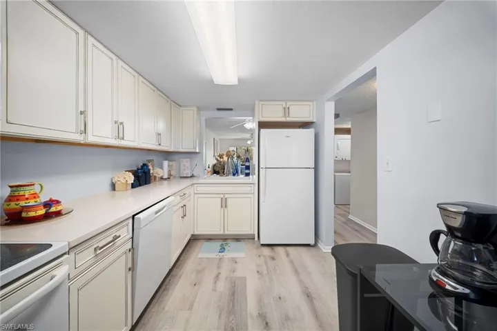 2111  Barkeley  LN, Fort Myers, FL 33907