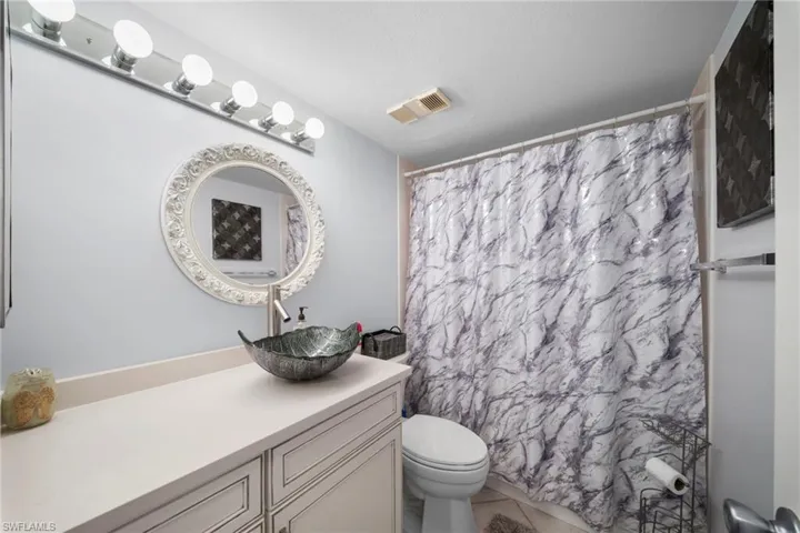 2111  Barkeley  LN, Fort Myers, FL 33907