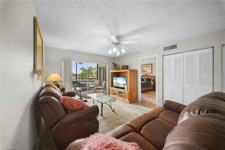 2111  Barkeley  LN, Fort Myers, FL 33907