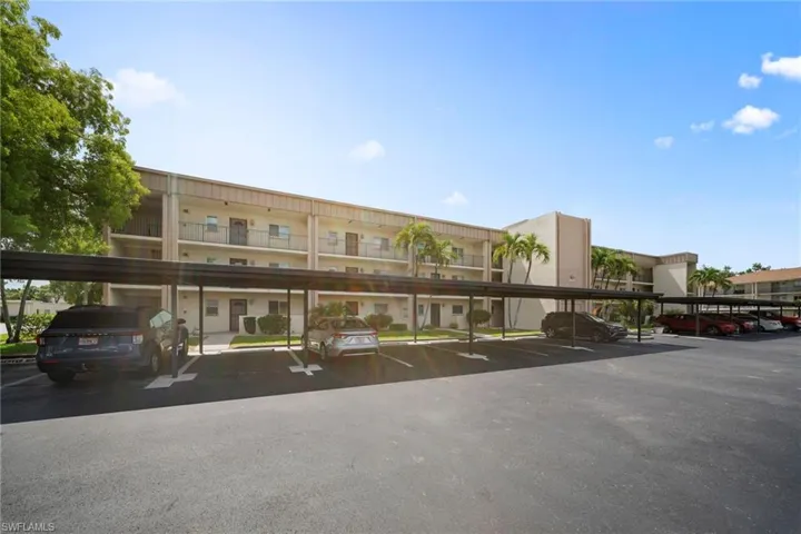 2111  Barkeley  LN, Fort Myers, FL 33907