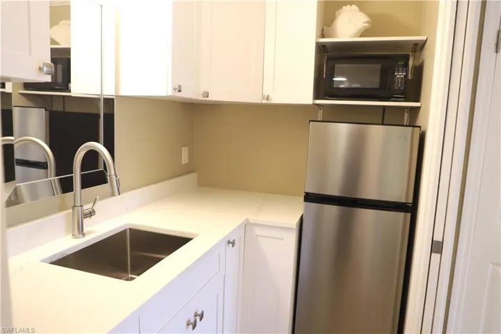 2555 Tamiami Trl N # 201, Naples Fl 34103