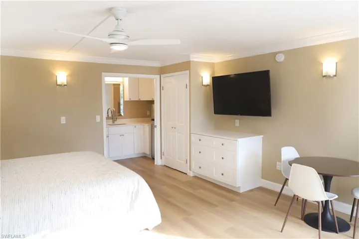 2555 Tamiami Trl N # 201, Naples Fl 34103