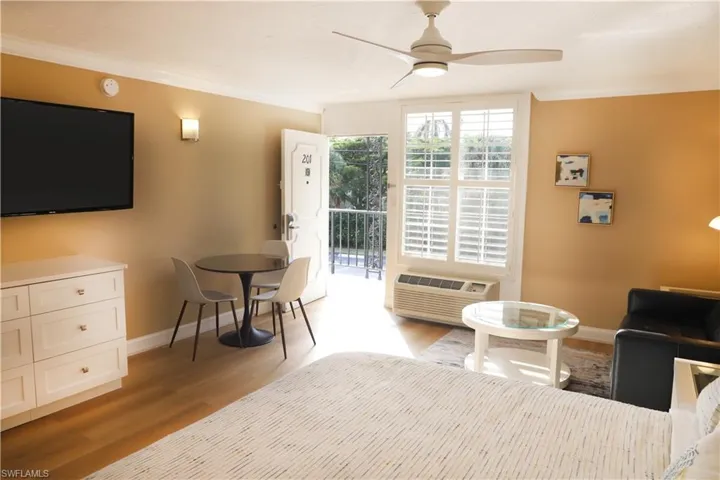 2555 Tamiami Trl N # 201, Naples Fl 34103
