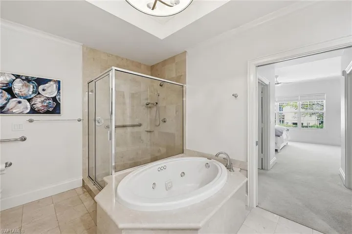411  6th S ST, Naples, FL 34102